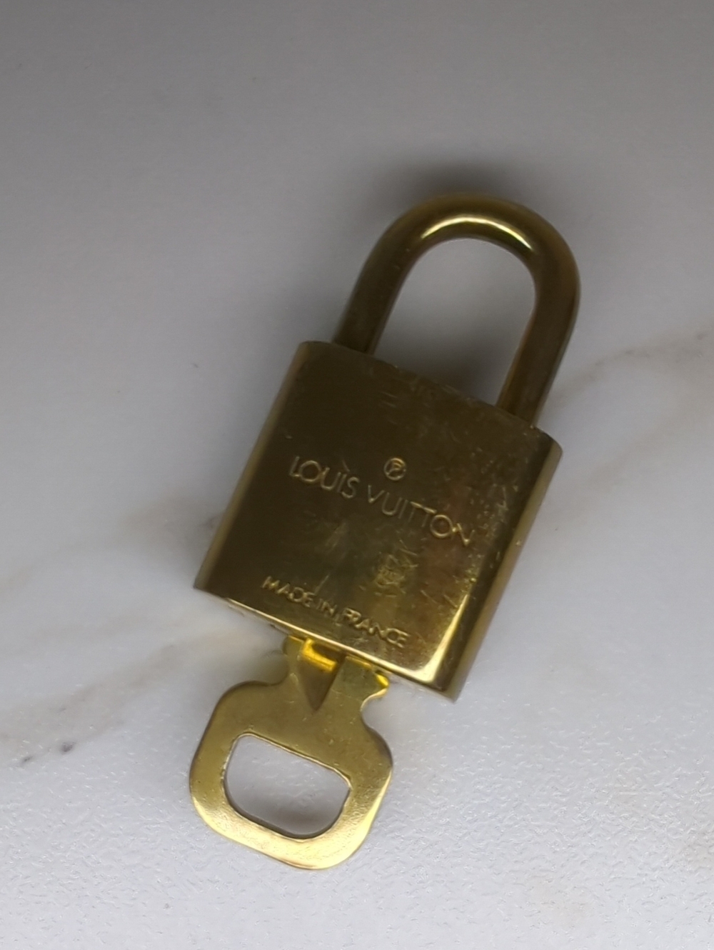 LOUIS VUITTON LOCK AND KEY 306 - Picture 2 of 2